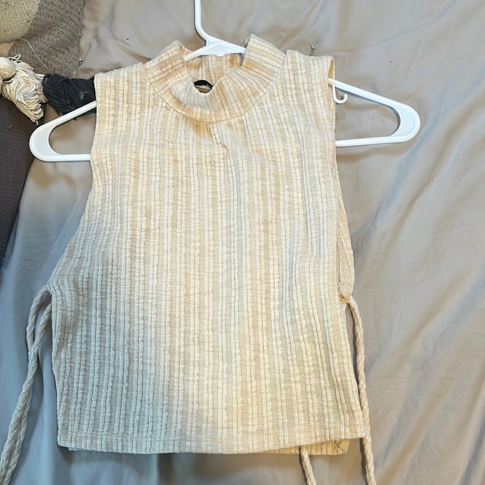 Grey bandit never worn before size small tie side top